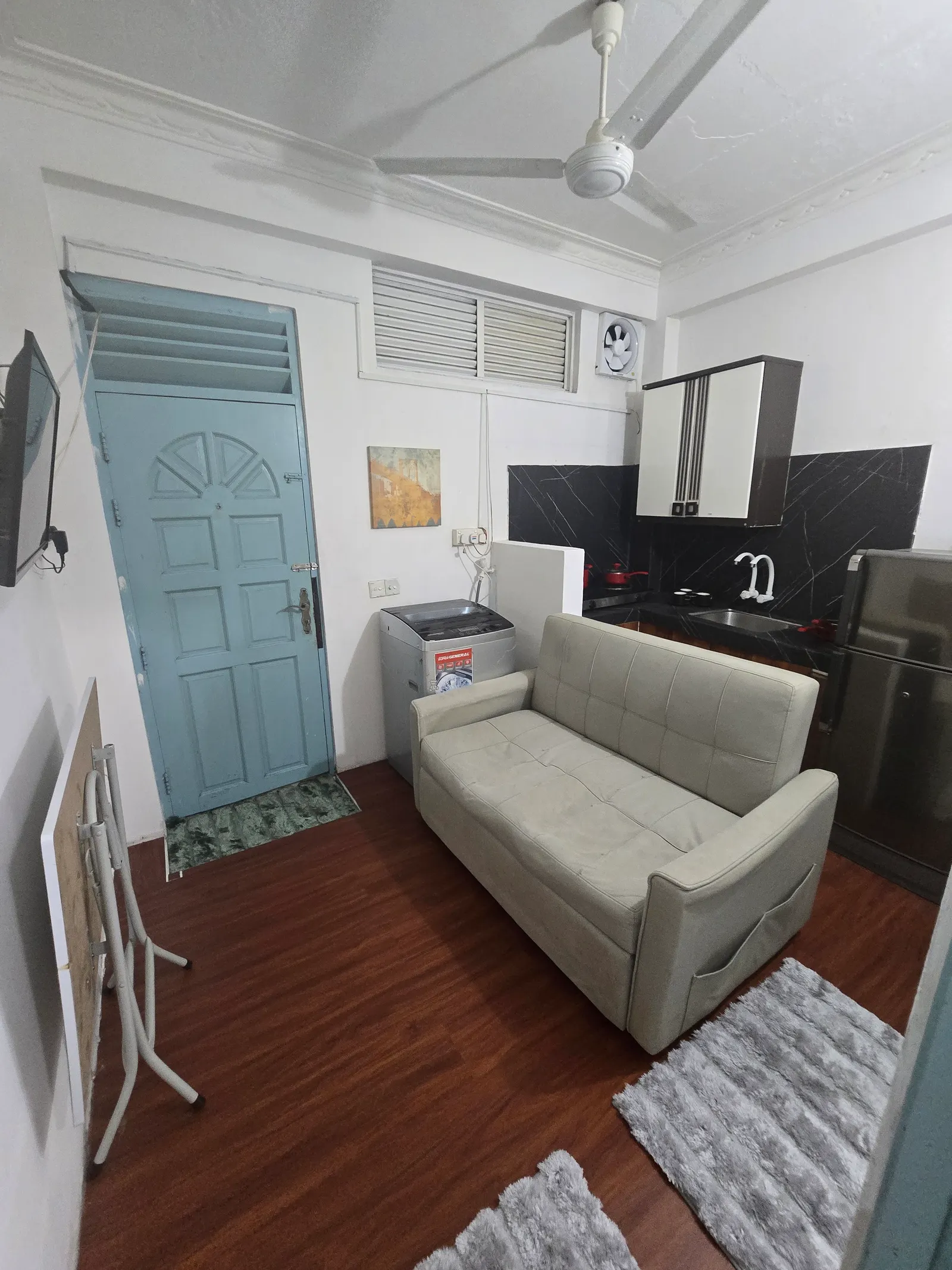 2 Bedroom Apartment in Maafannu. Call or — Maafannu
