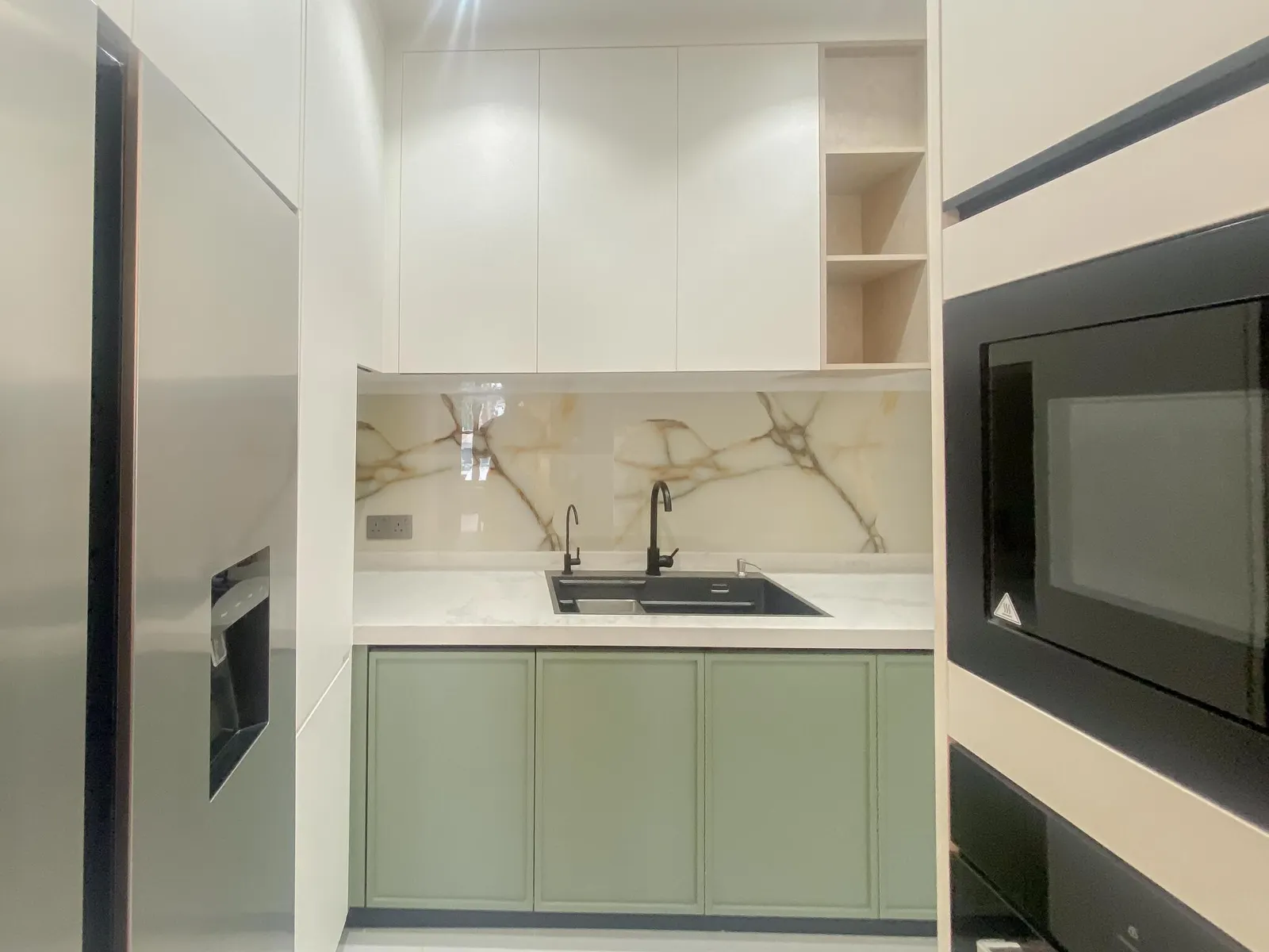 Modern 3 Bedroom Corner Apartment — Hulhumalé