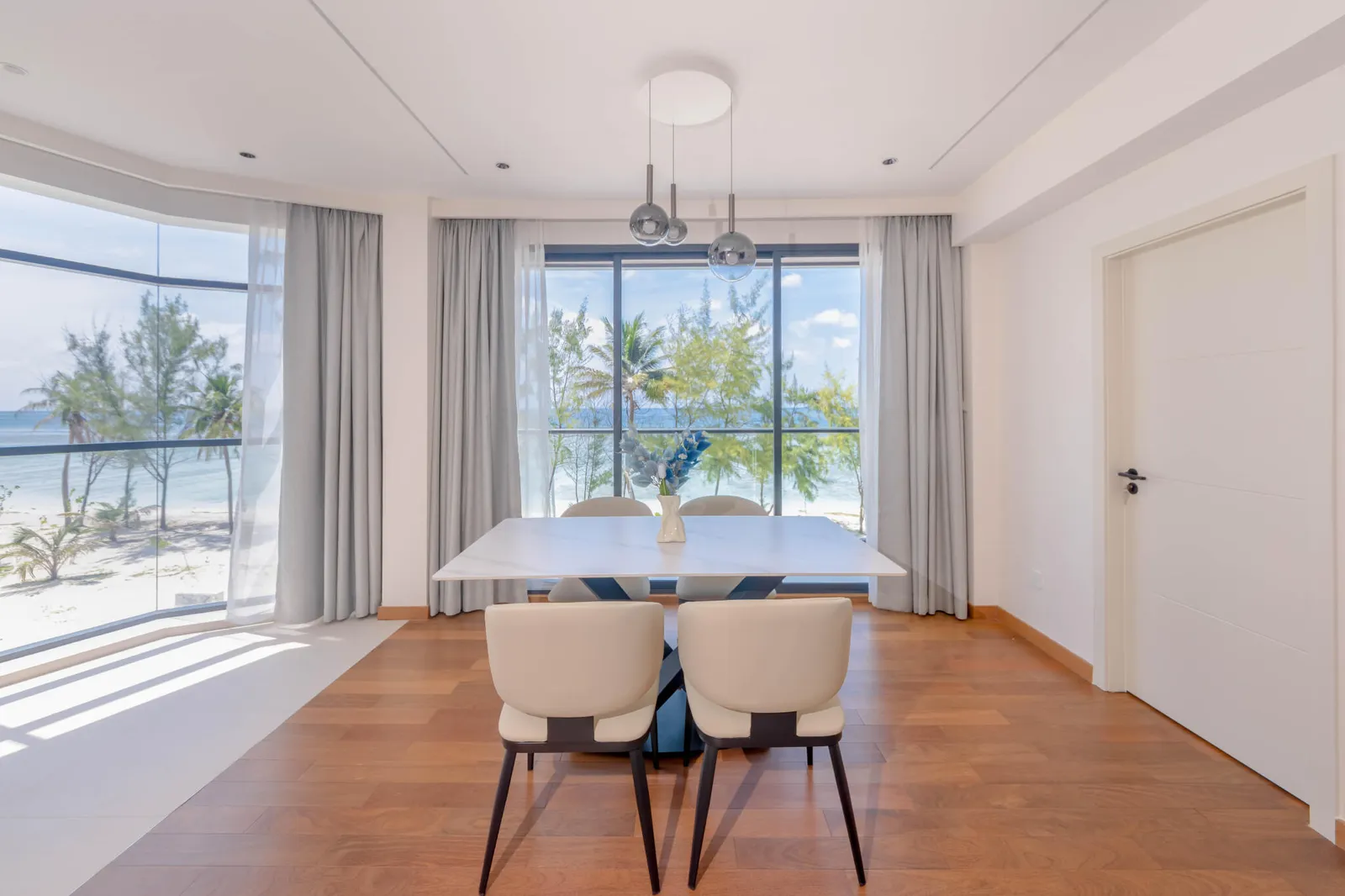 Modern 2 Bedroom Beachfront Apartment — Hulhumalé