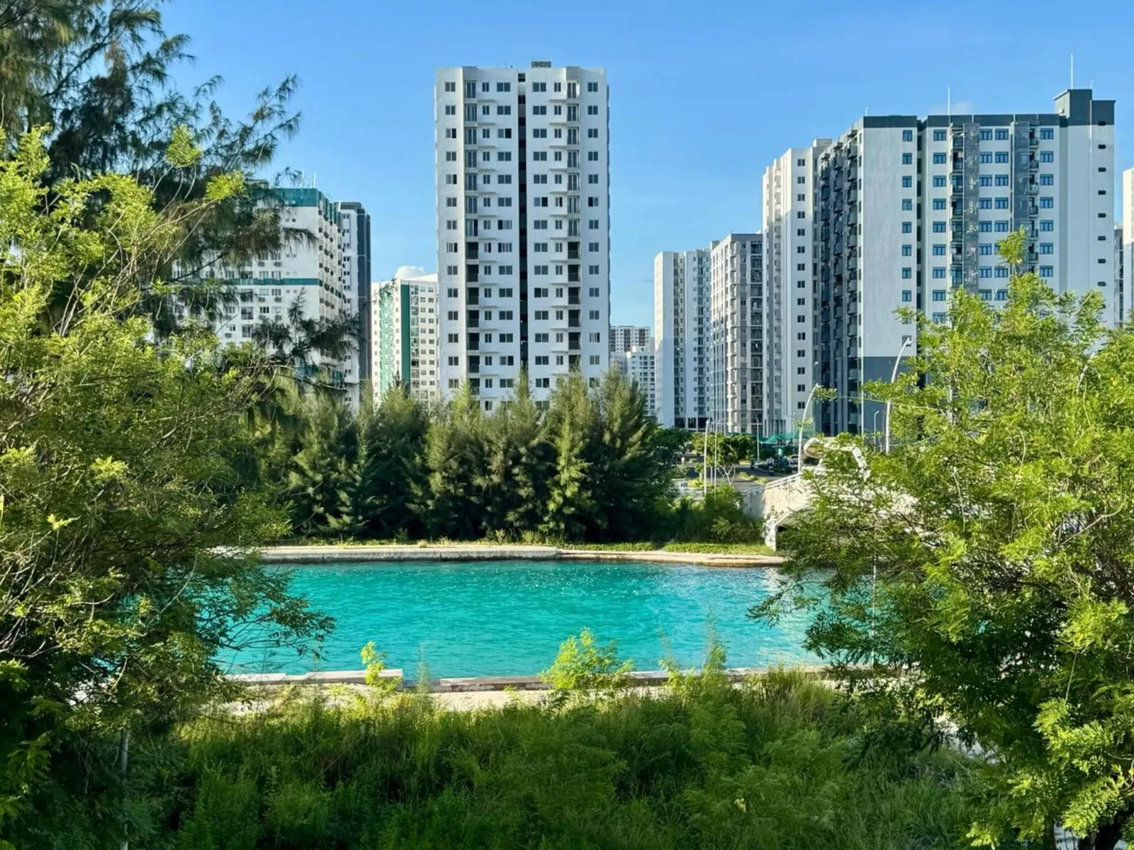 Blue Heaven 3BR Luxury Channel View Apartment — Hulhumalé