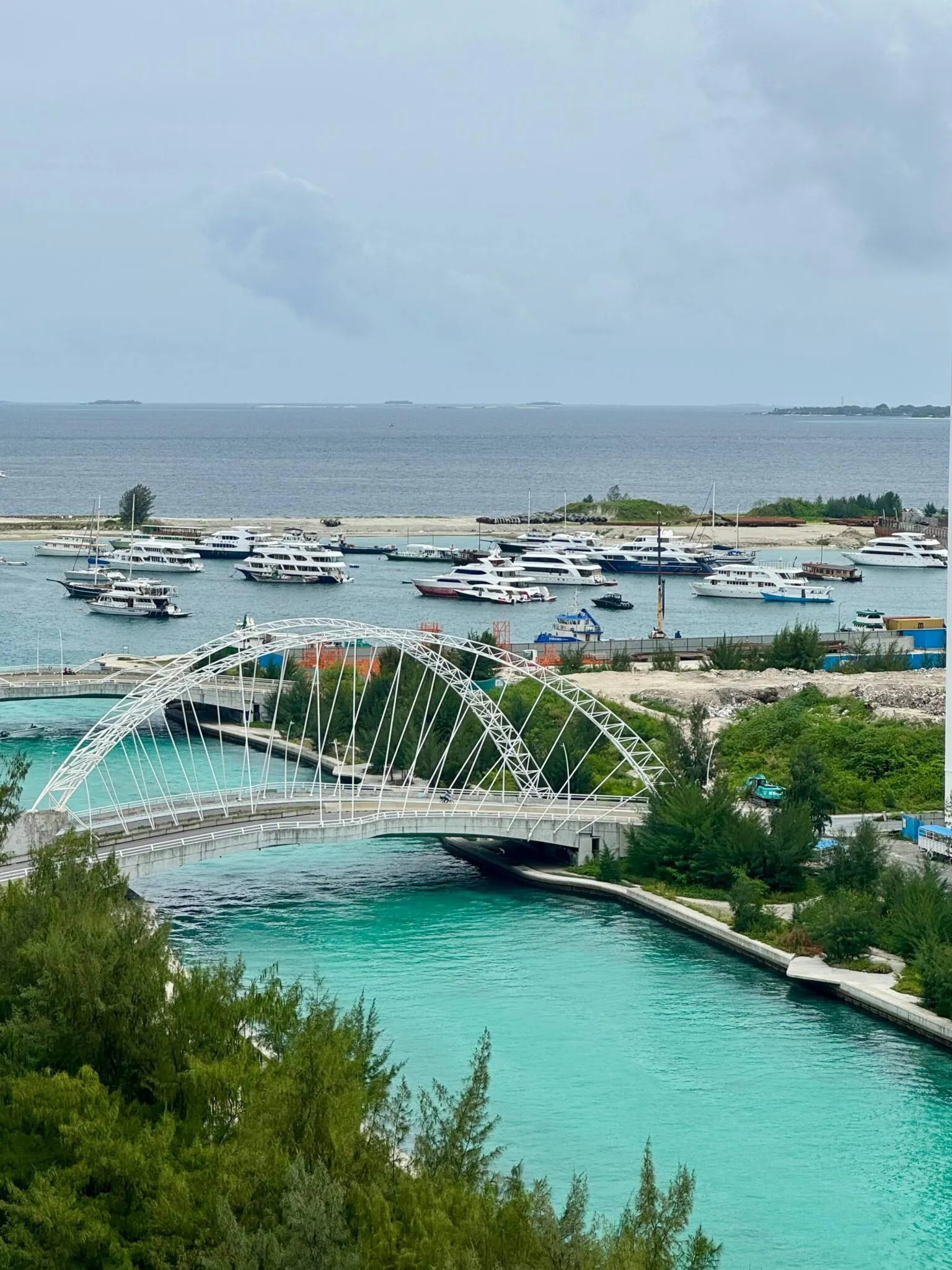 Blue Heaven 3BR Luxury Channel View Apartment — Hulhumalé