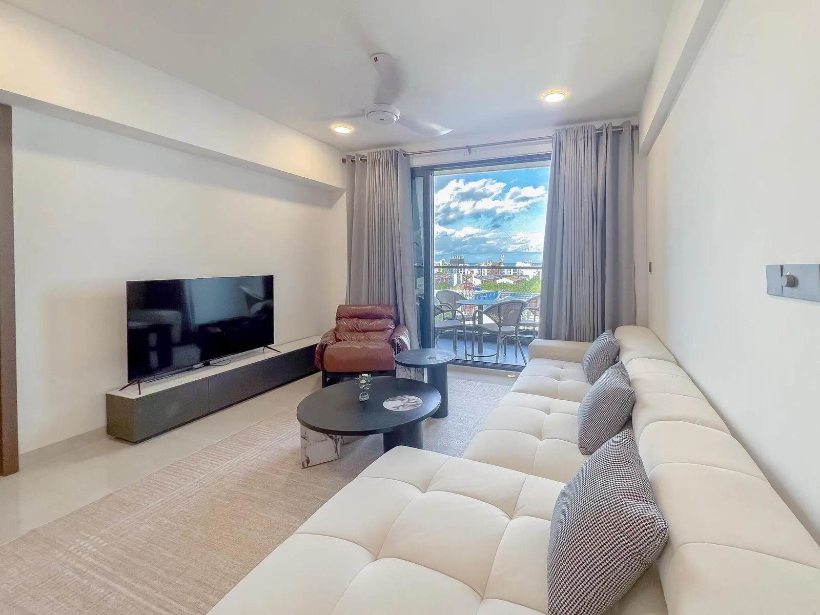 Exquisite 3-Bedroom Corner Residence with 3 Balconies — Hulhumalé