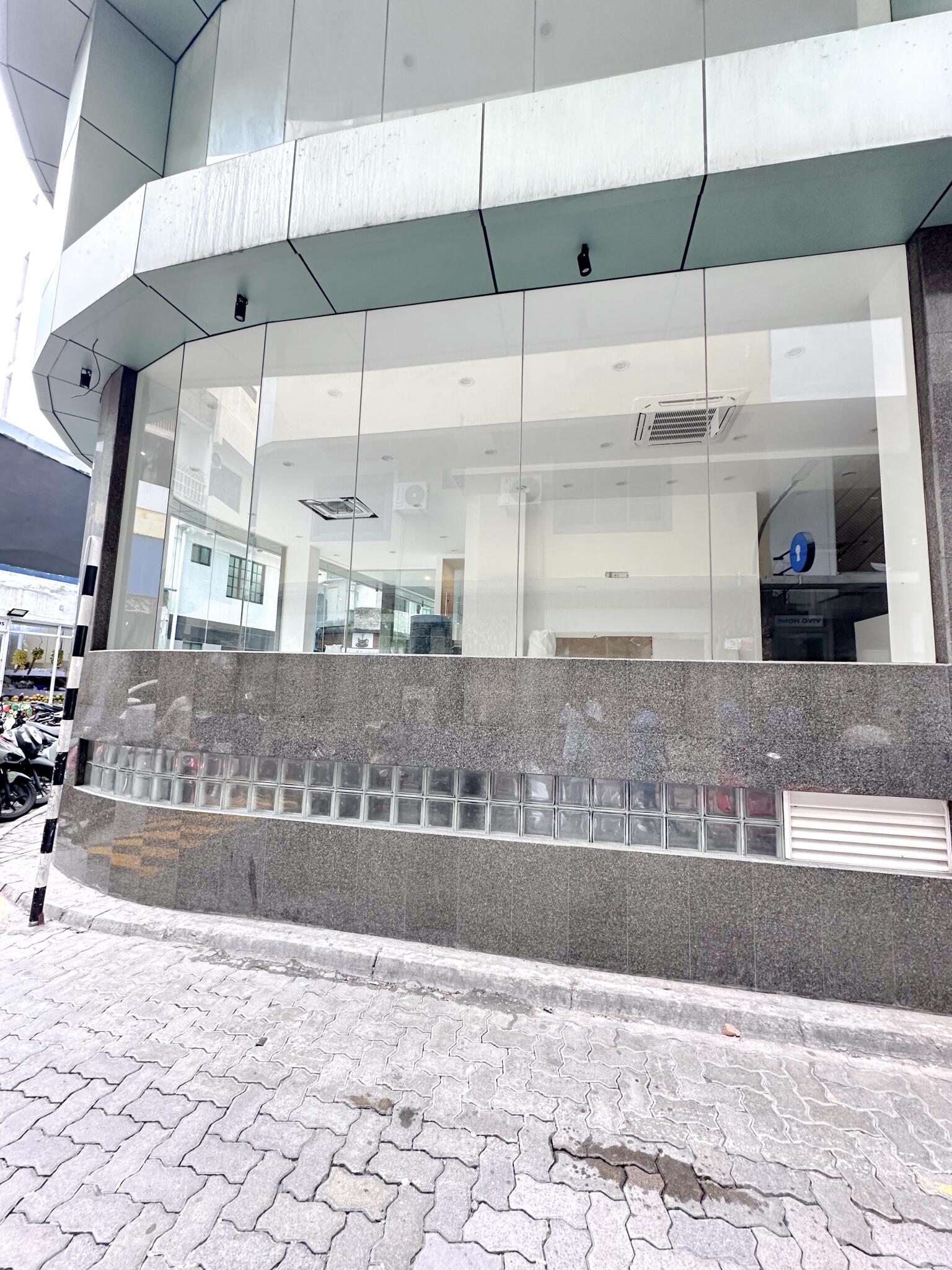 Duplex Commercial Space in Henveiru for Lease — Hulhumalé