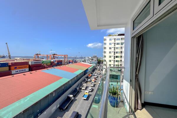 Duplex 2000SQFT Commercial Space for a Office or Mini Mart in Maafannu — Hulhumalé
