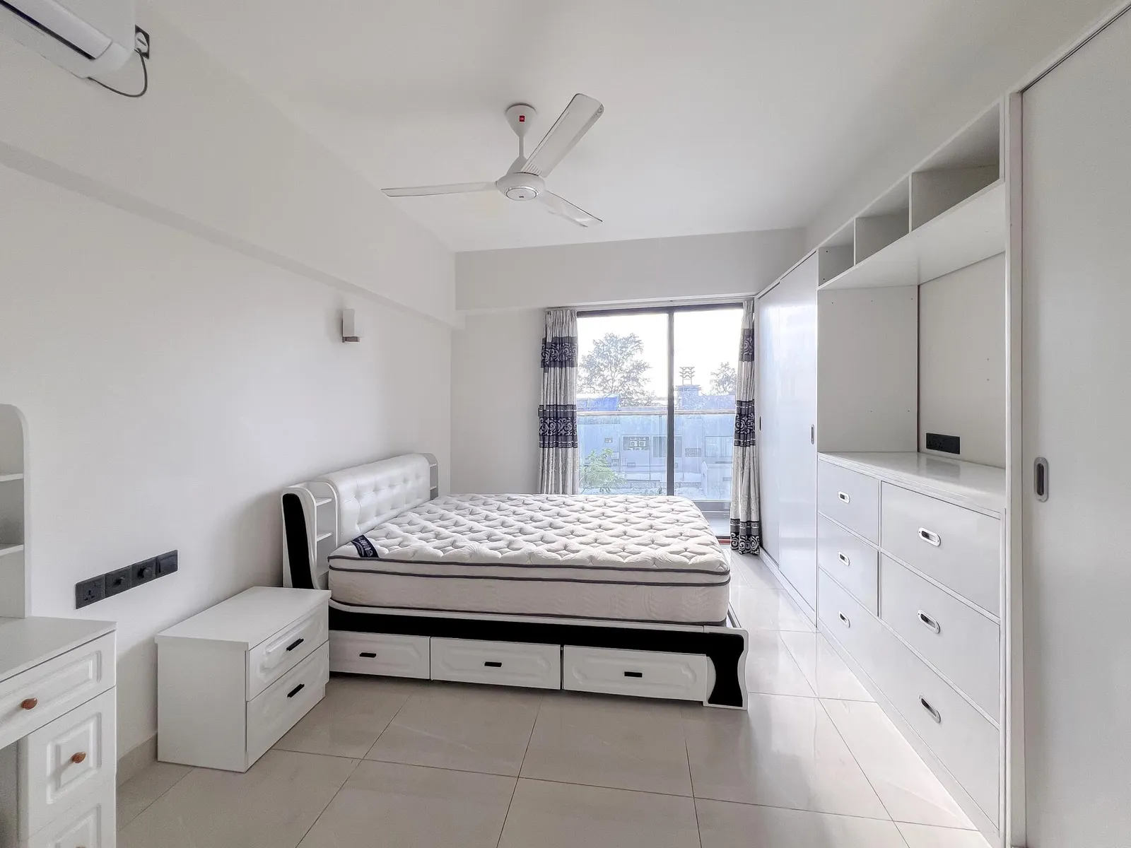 Luxury Marina-View 3-Bedroom Apartment — Hulhumalé