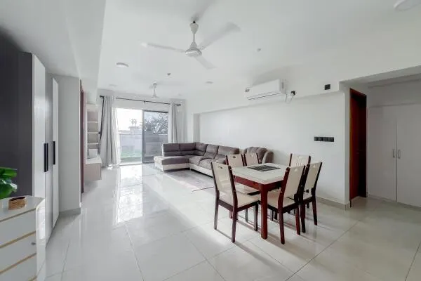 2 BR 11th Floor Terrace Apartment in Chandhanee Magu — Malé