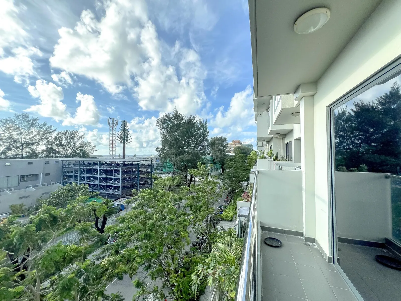Luxury Marina-View 3-Bedroom Apartment — Hulhumalé