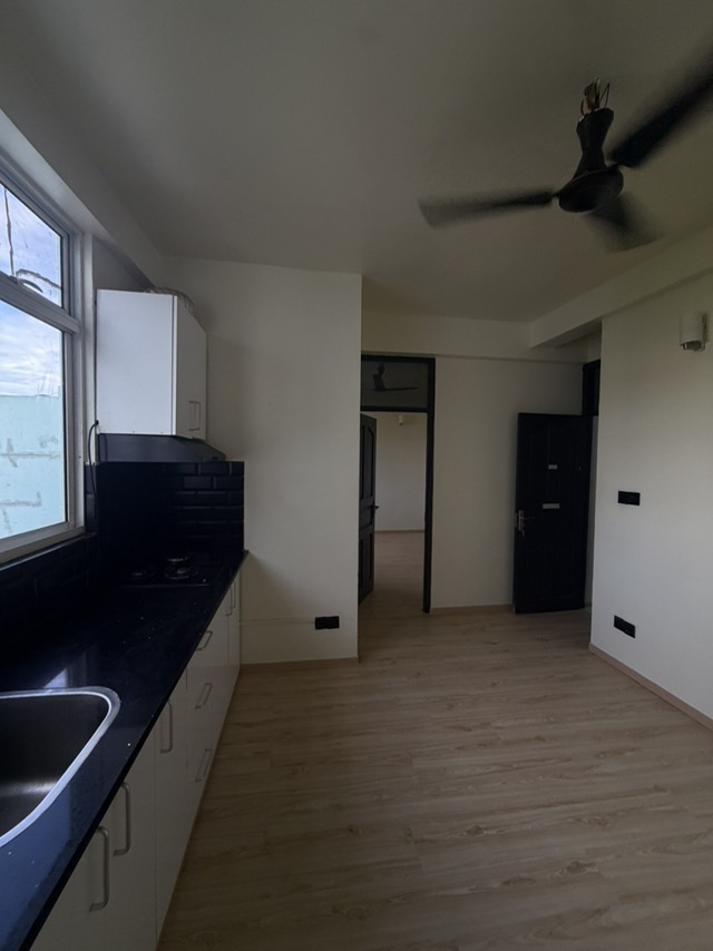 1 ROOM APARTMENT WITH KITCHEN & SITTING ROOM (5th floor no lift) 10,000 — Malé — Maafannu