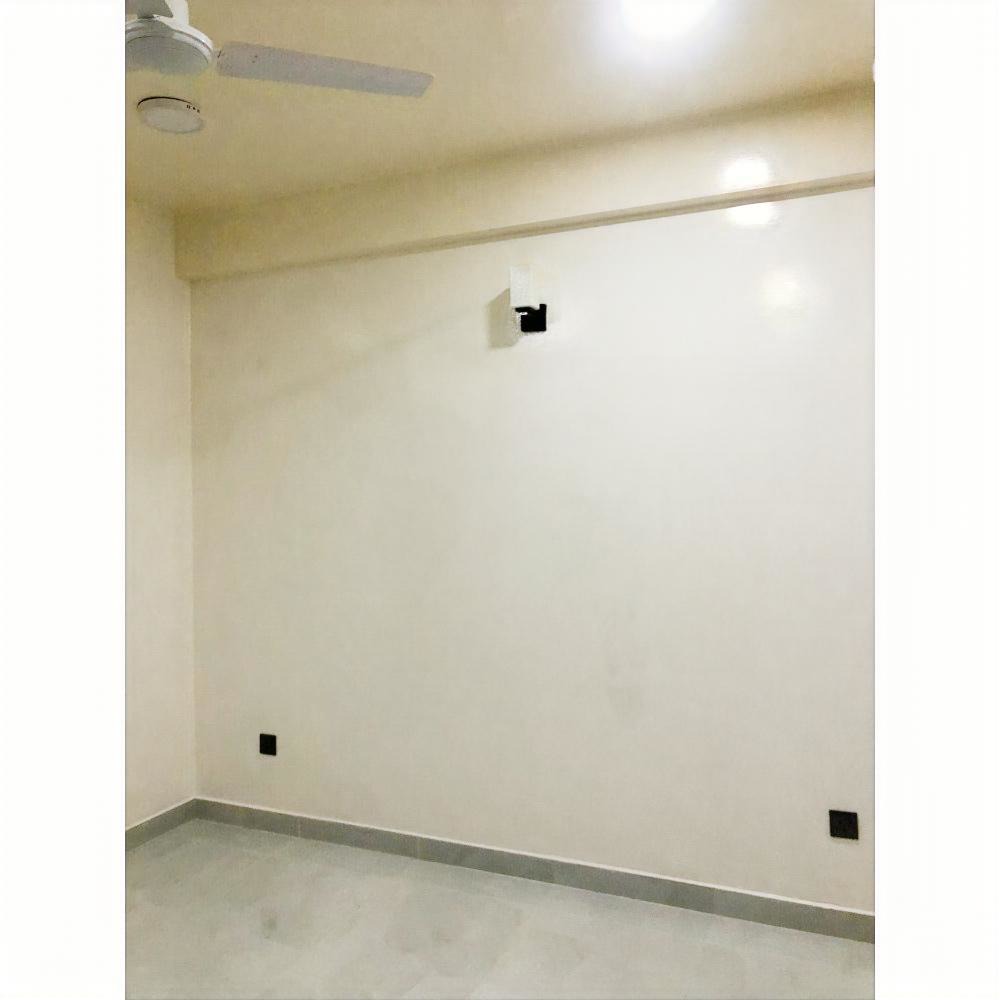 One room from two room apartment Available. Please — Malé — Galolhu