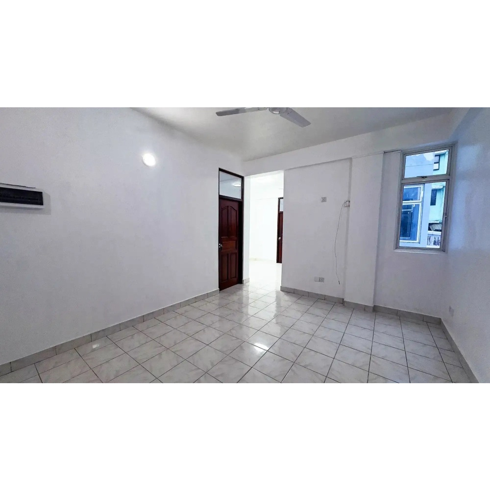 Renovated unfurnished 3 bedroom in Gandhakoalhi Magu, 3rd FL, Male' (NO LIFT) — Malé — Maafannu