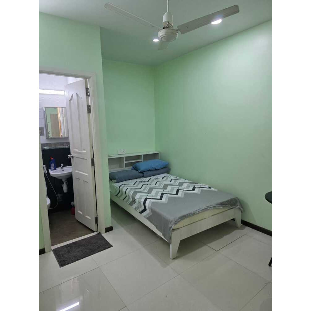 Bedroom with attached bathroom for Day Rent — Malé — Henveiru