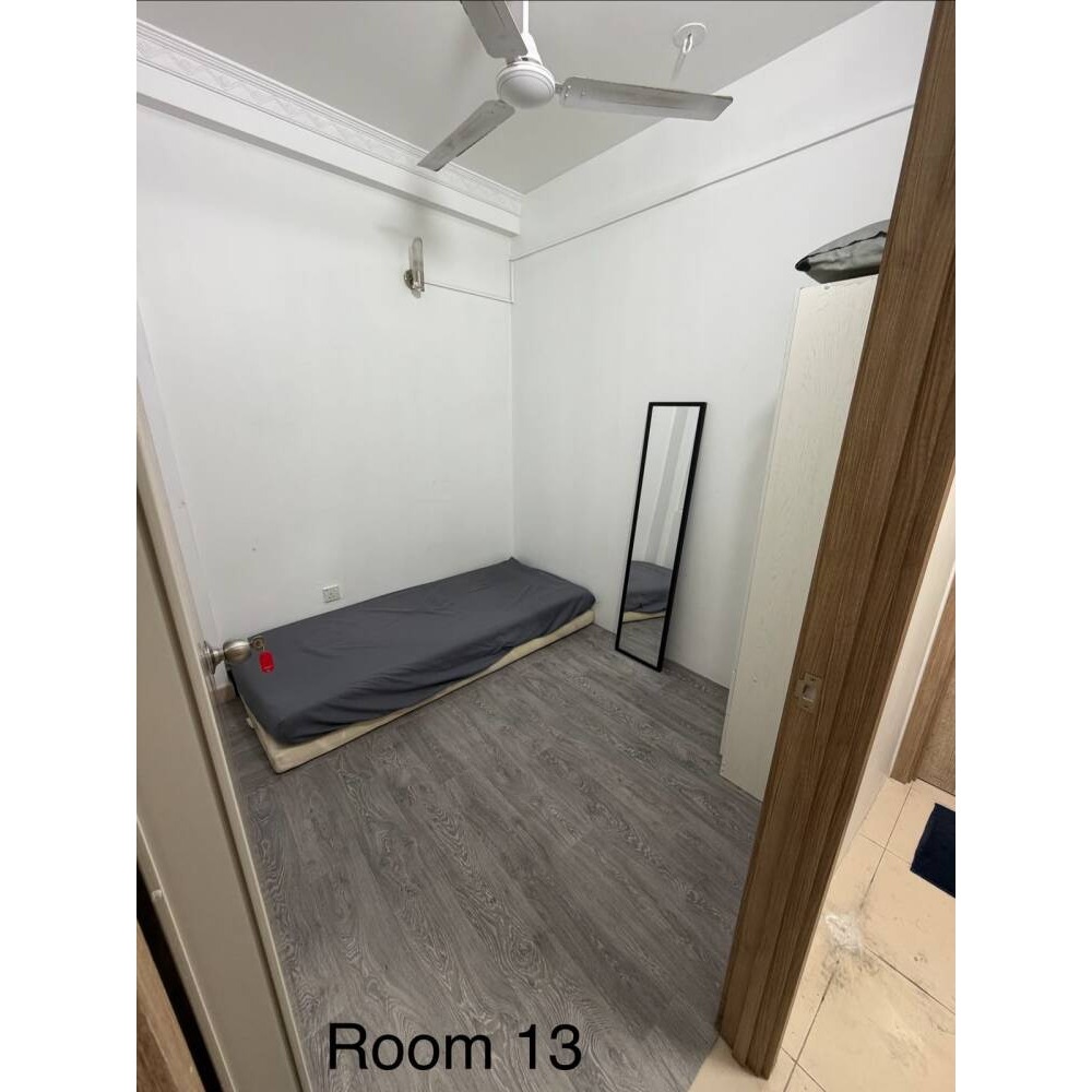 Private room. Shared bathroom. 4th floor NO lift — Malé — Henveiru