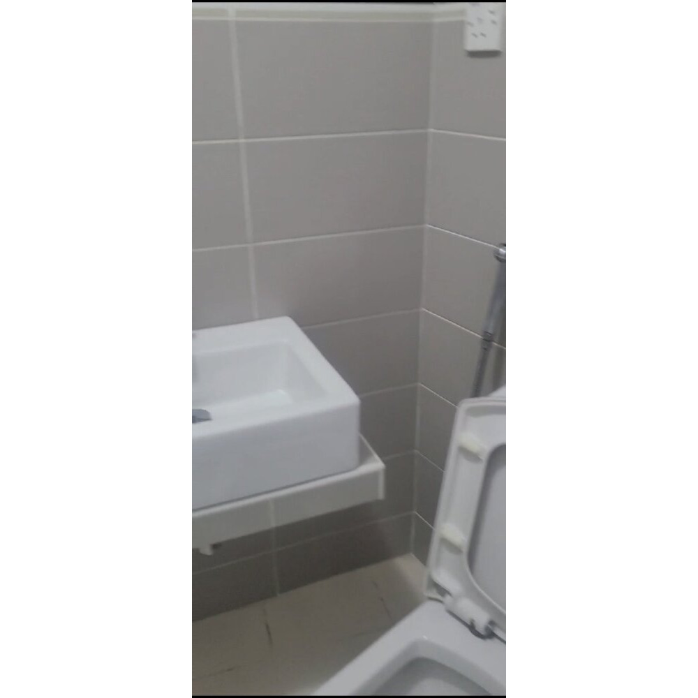 Sharing Room Need a female room mate MVR 3600 including utilitiesand Wifi — Malé — Henveiru