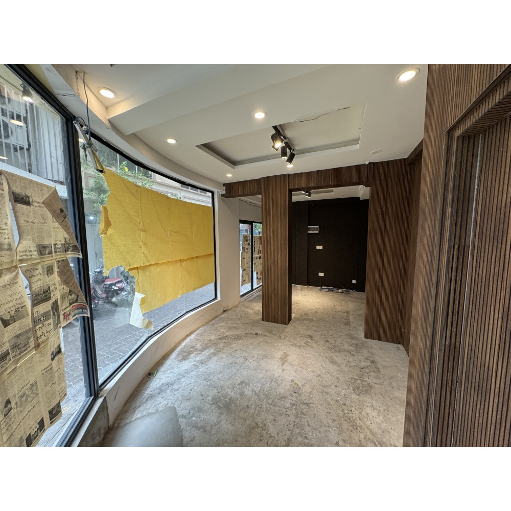 Corner Commercial space for rent in Roshanee Magu — Malé — Henveiru