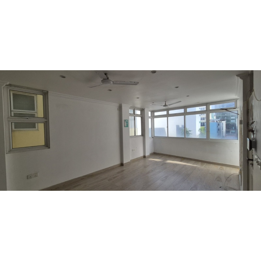 2 bedroom apartment for rent near artificial beach — Malé — Henveiru