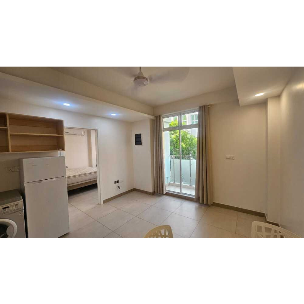 1 Bed Room Apartment 1st Floor ( With Balcony ) Phase 1 Near Rehendhi Ground — Hulhumalé