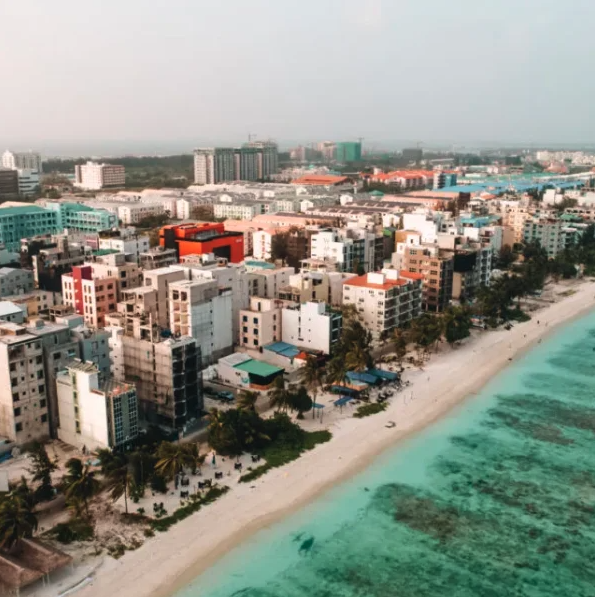 LOOKING FOR A DECENT CLEAN FEMALE ROOMMATE ON SHARING BASIS IN HULHUMALE P1 — Hulhumalé