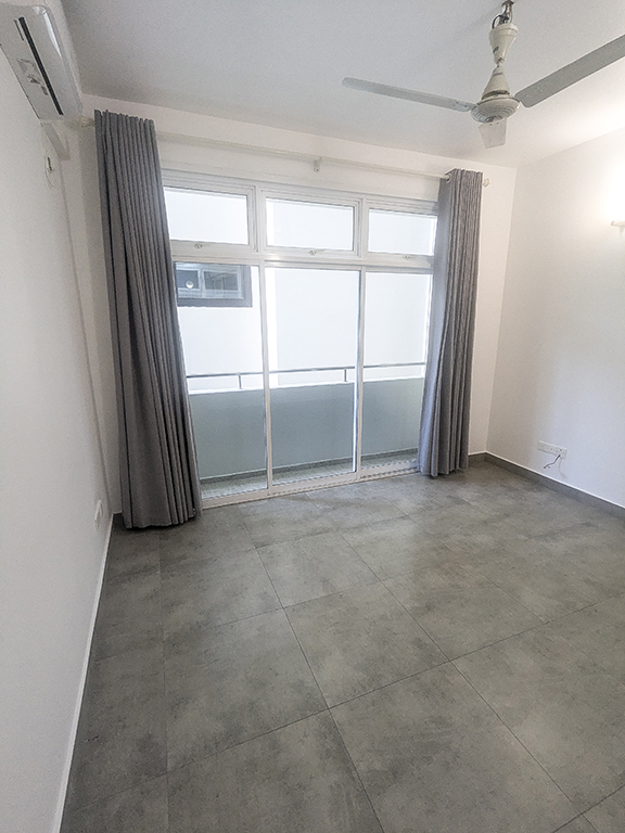 2 room apartment, attached toilets fully renovated new kitchen, lounge, balcony — Malé — Henveiru