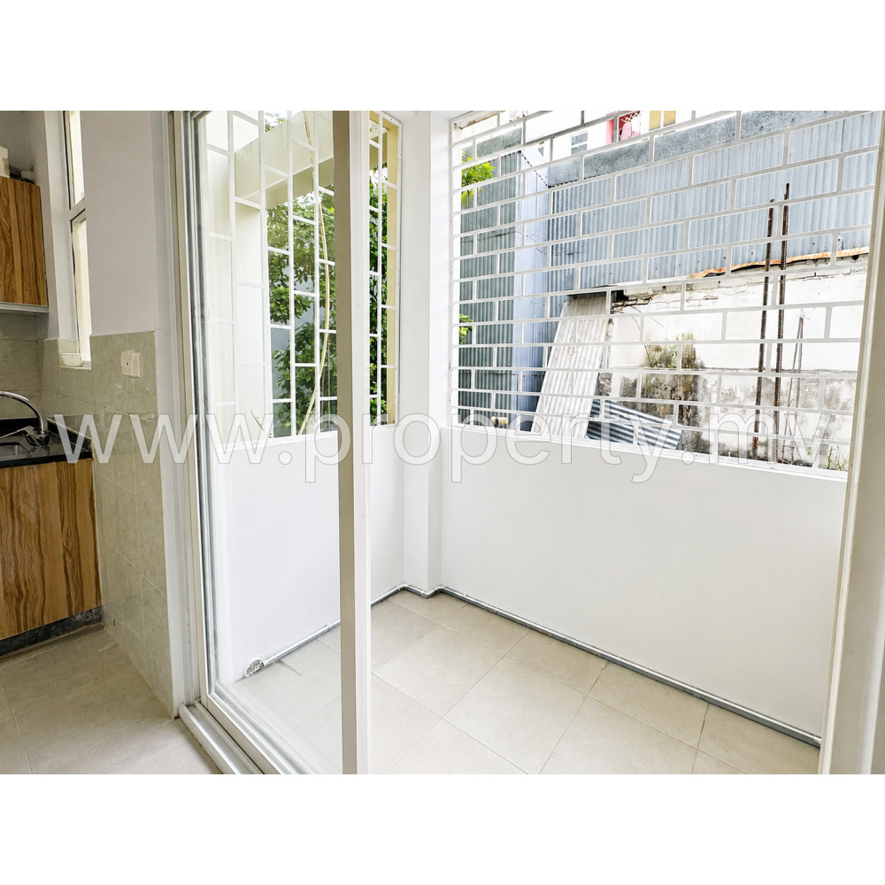 Unfurnished 2 bedroom + 1 maid room, Karankaa Magu, Henveyru, Male' — Malé — Henveiru