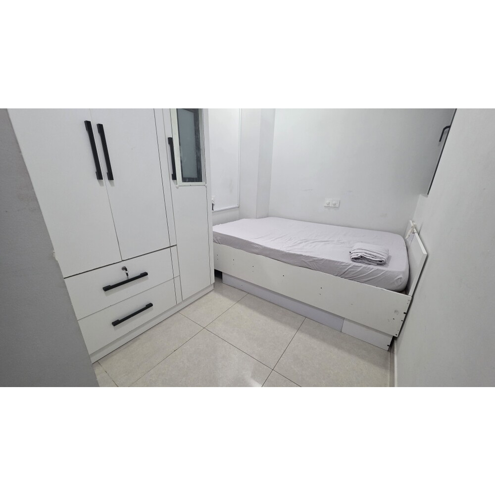 1 room with attached bathroom for rent at MACL flat — Hulhumalé