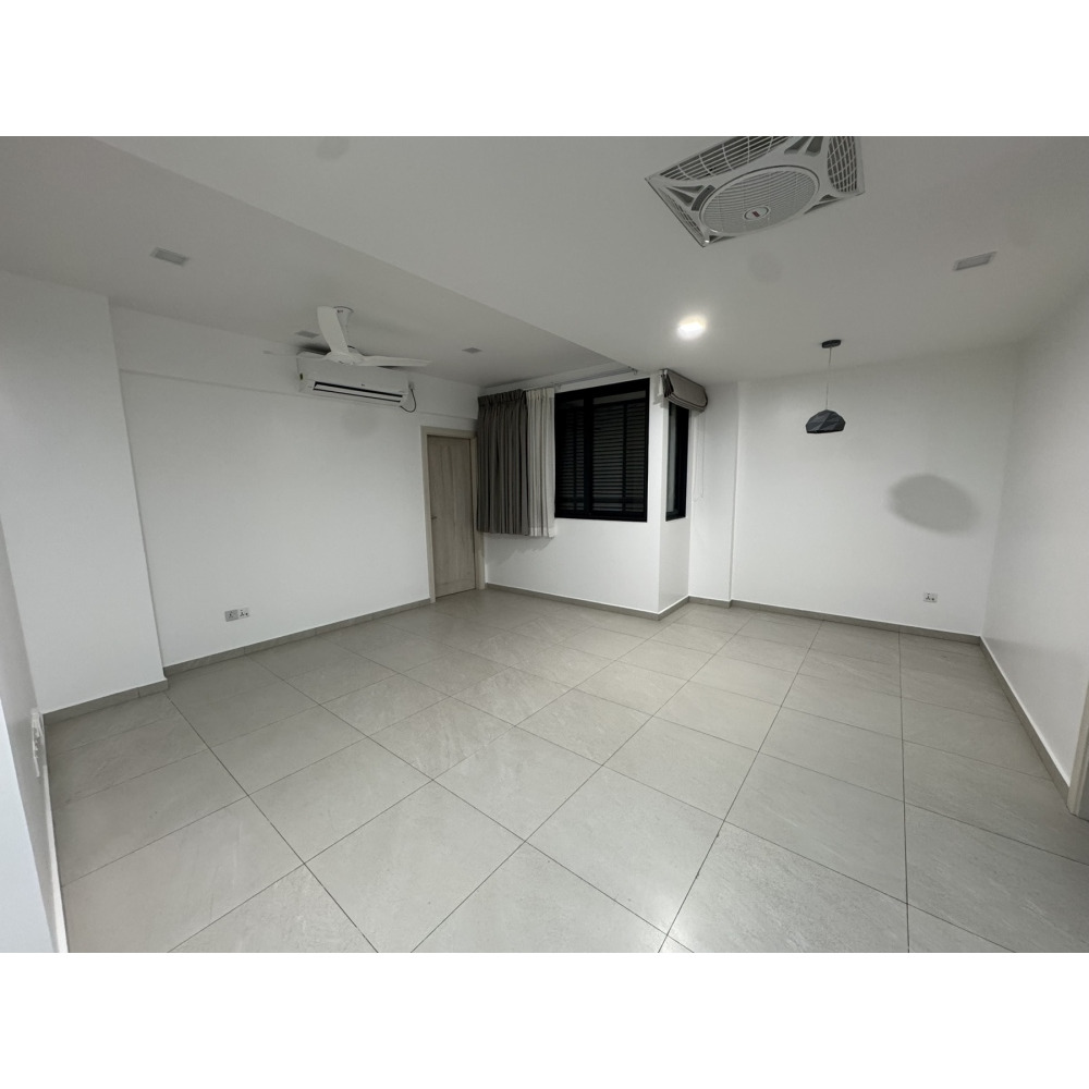 Office Space - Spacious 3 room modern apartment available — Malé — Maafannu