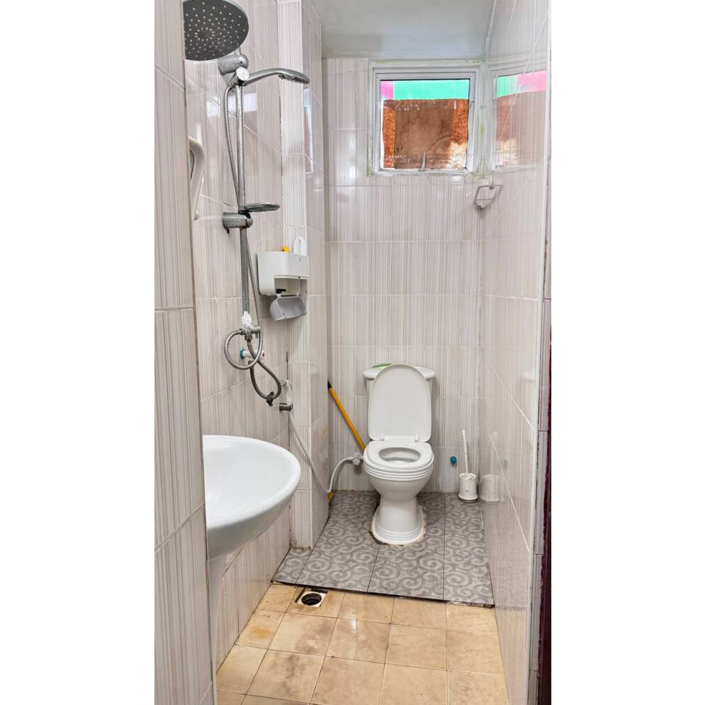 1 room and small room with 1 attached bathroom and kitchen — Malé — Maafannu