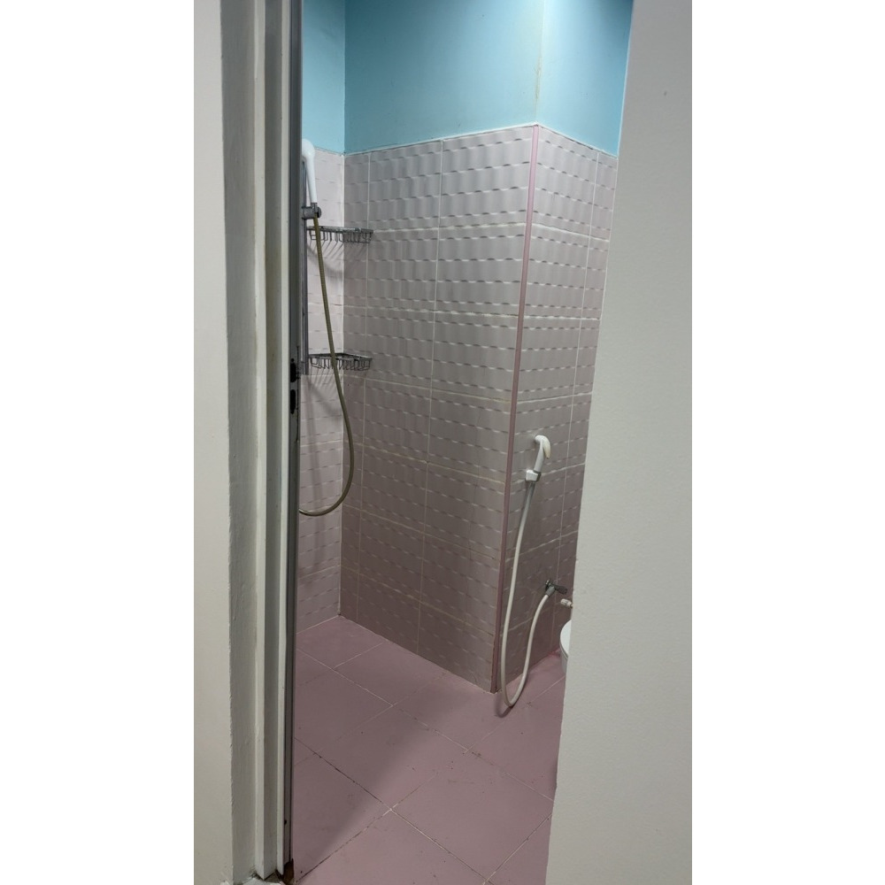 One Room With Attached Toilet and Open Space For Rent — Malé — Galolhu