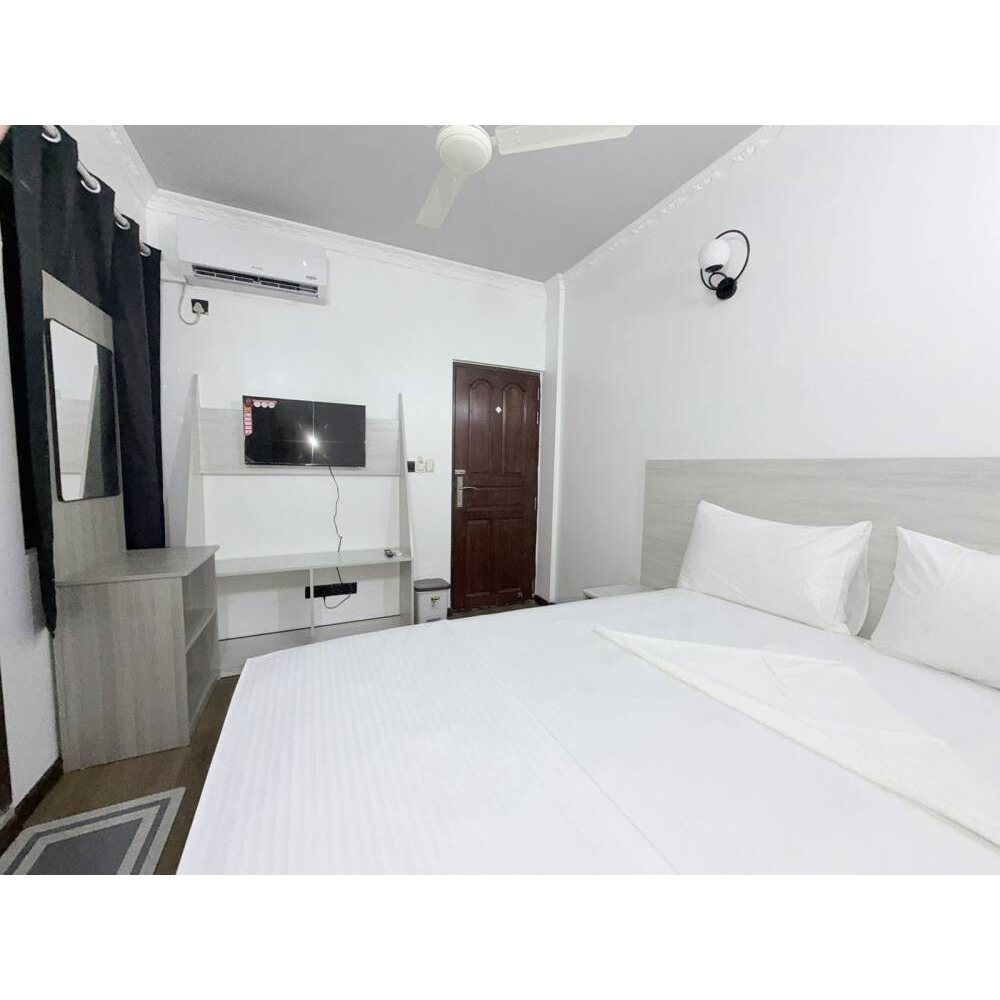 Room for daily rent male Chaandheene magu Near Add- On- Store — Malé — Machchangolhi