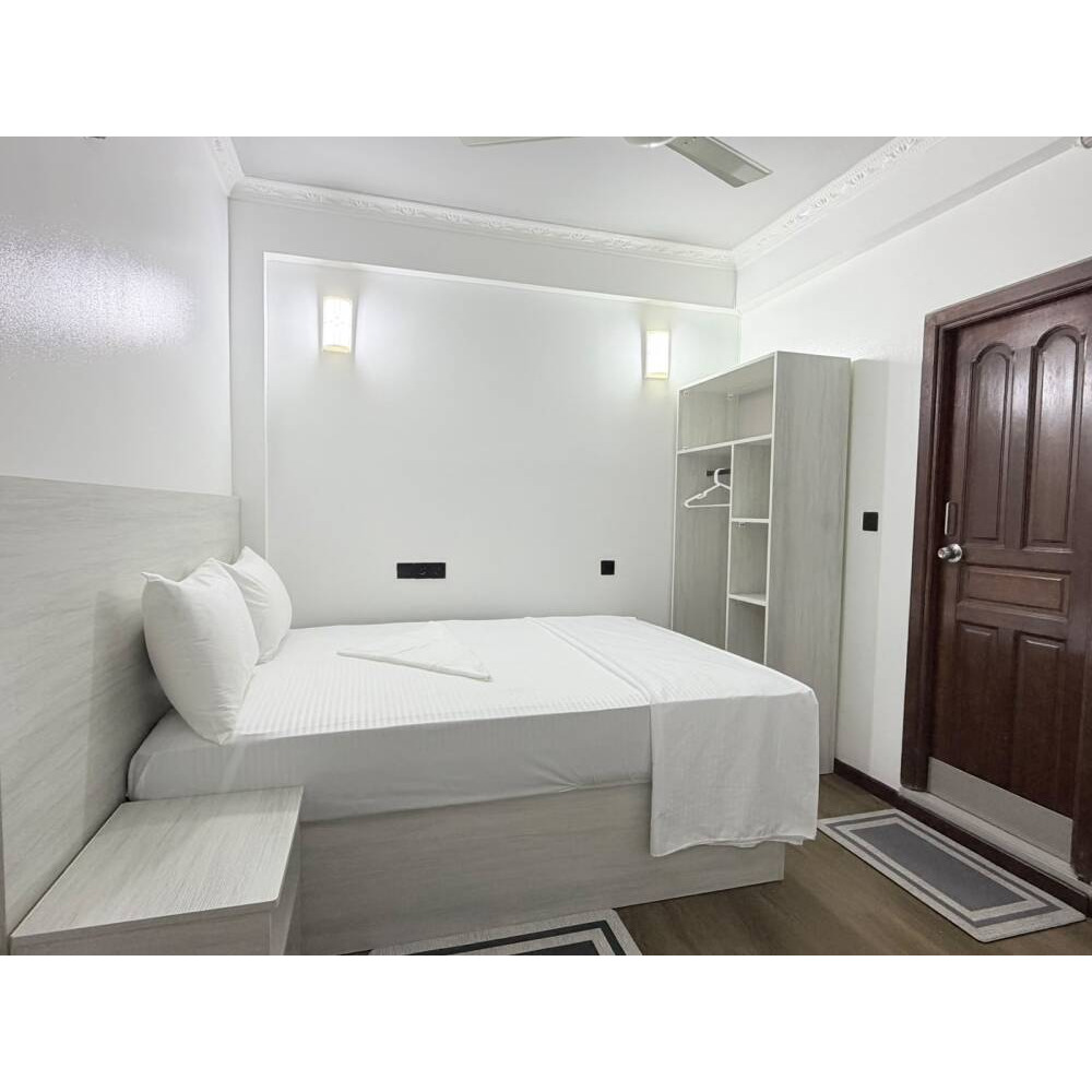 Room for daily rent male Chaandheene magu Near Add- On- Store — Malé — Machchangolhi