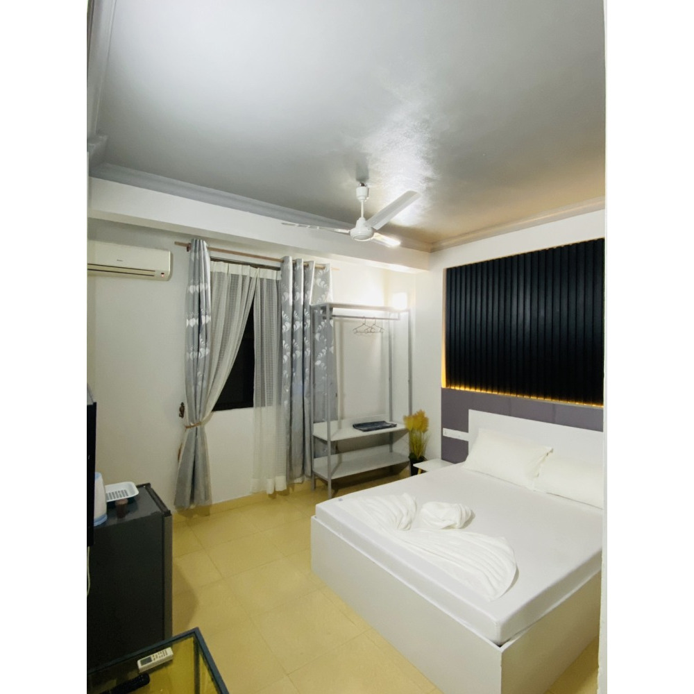 Room for daily rent male Chaandheene magu Near Add- On- Store — Malé — Machchangolhi