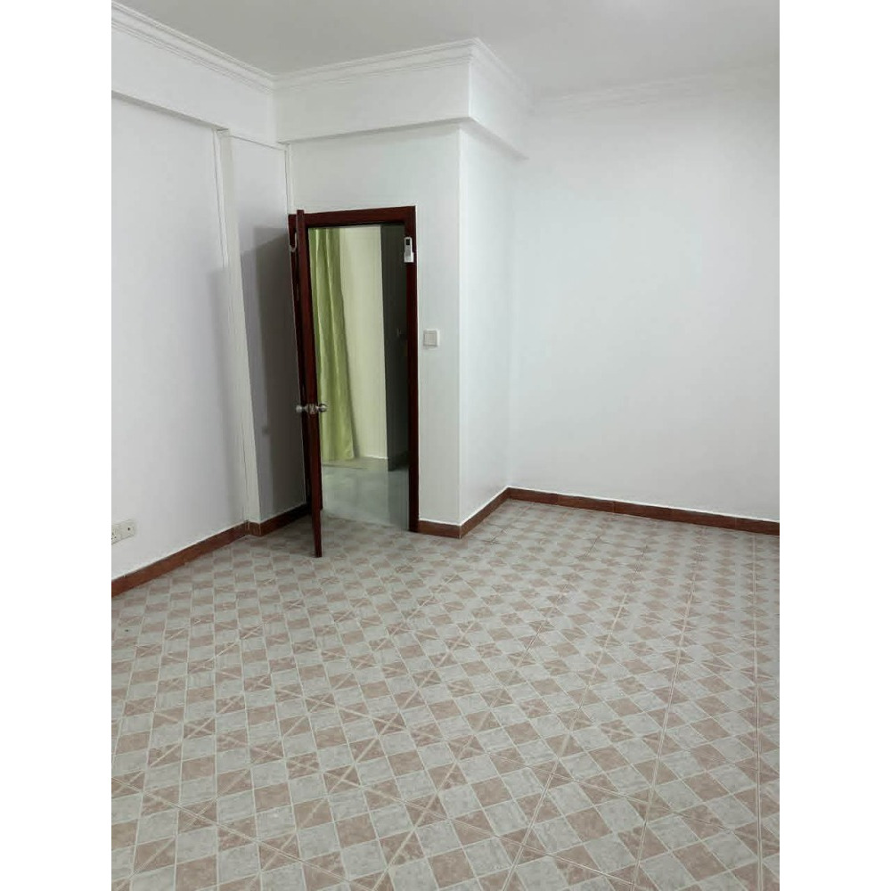 3 ROOM SPACIOUS SEMI FURNISHED APARTMENT — Malé — Henveiru