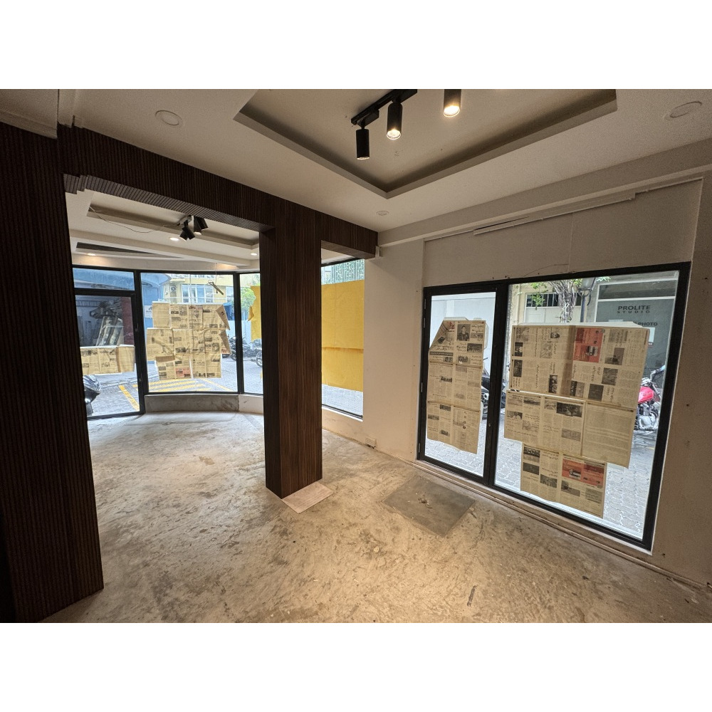 Corner Commercial space for rent in Roshanee Magu — Malé — Henveiru