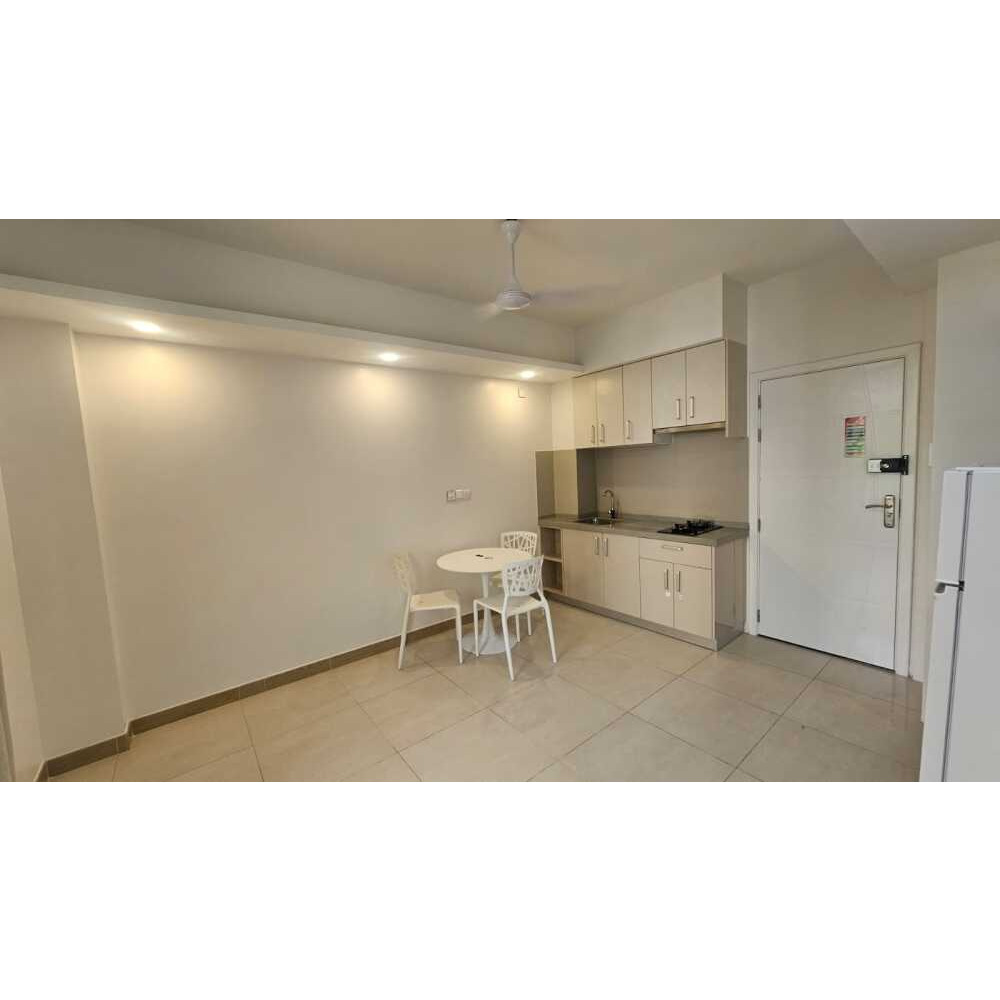 1 Bed Room Apartment 1st Floor ( With Balcony ) Phase 1 Near Rehendhi Ground — Hulhumalé