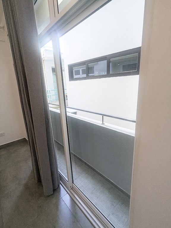 2 room apartment, attached toilets fully renovated new kitchen, lounge, balcony — Malé — Henveiru