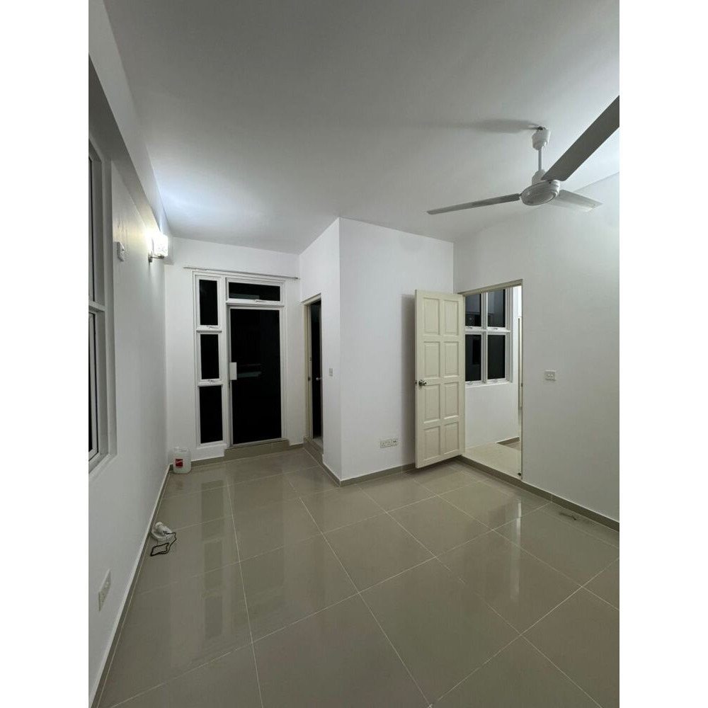 Male'- 3 Bedroom Semi Furnished Apartment — Malé — Maafannu