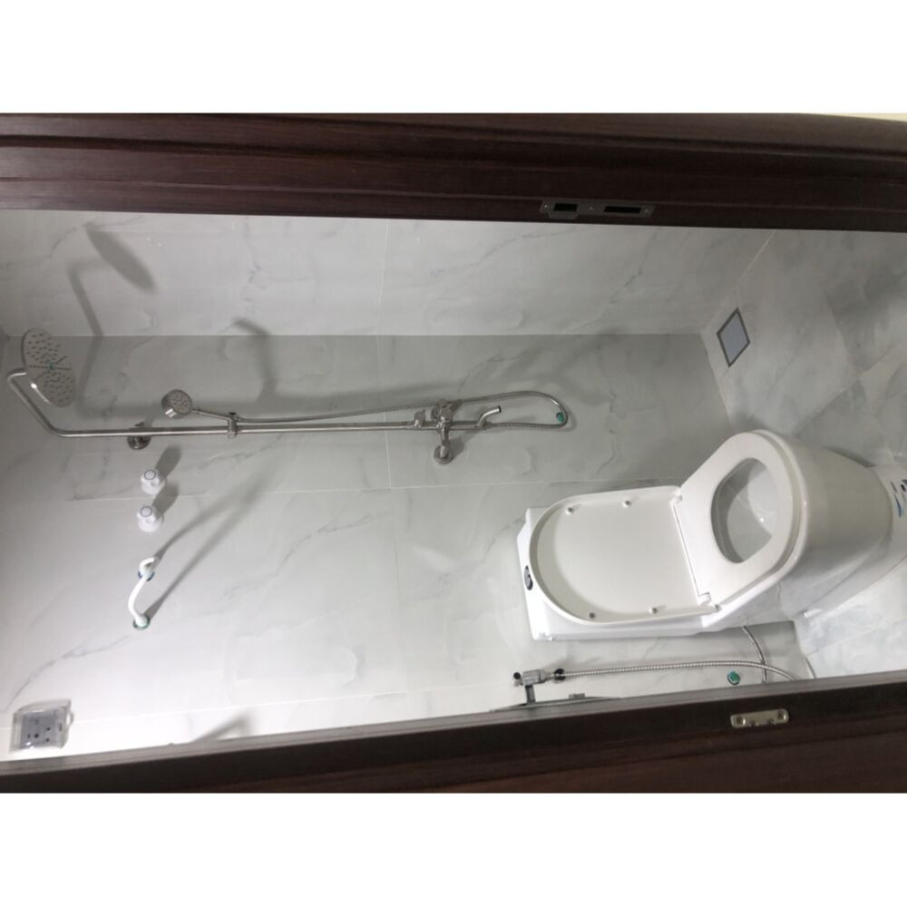 One room from two room apartment Available. Please — Malé — Galolhu