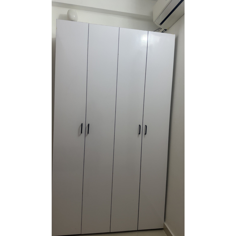 Renting well ventilated a/c room with attached toilet from 2 room apartment — Malé — Henveiru