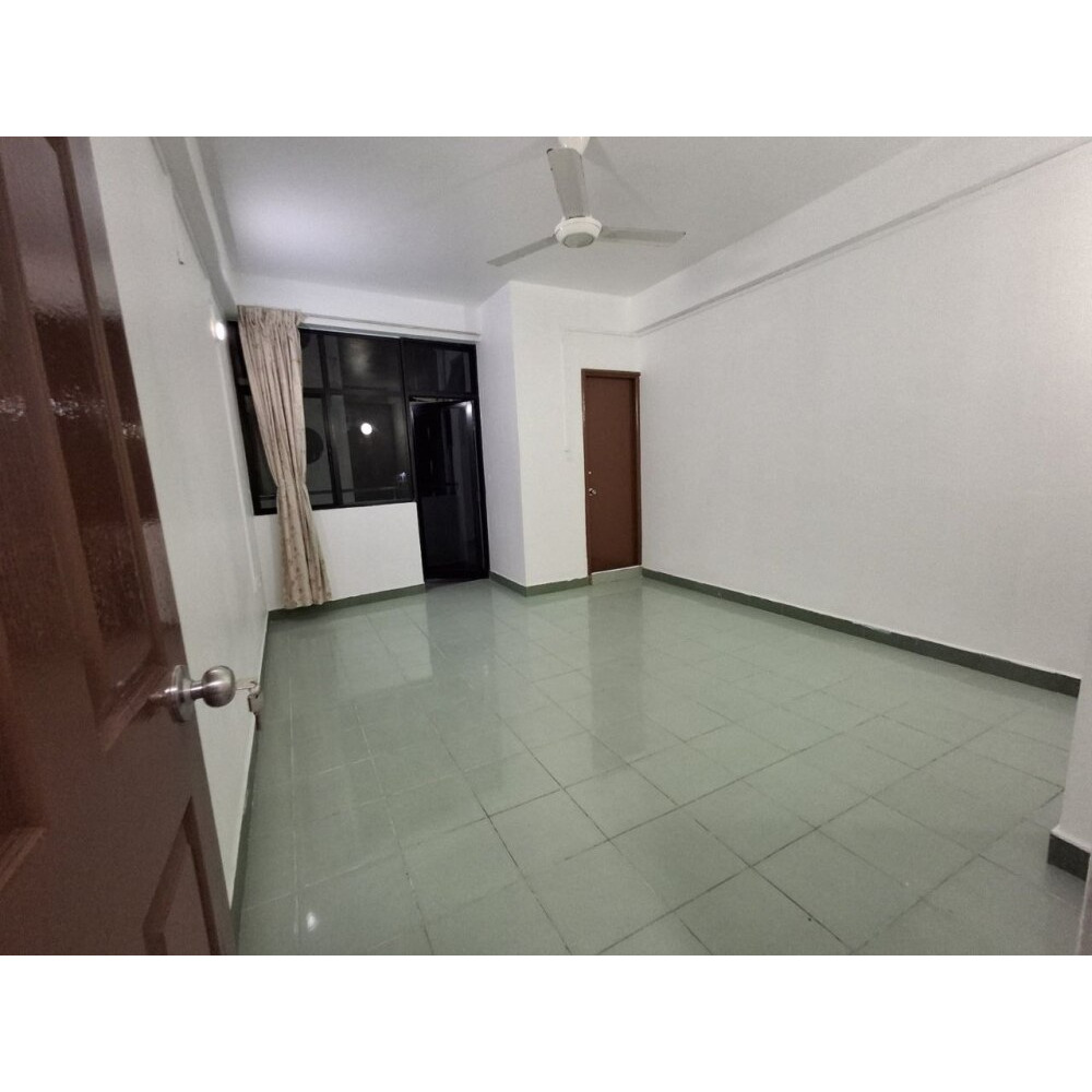 3 Bedroom | 2 Attached Toilet | Balcony, Kitchen | 3rd floor, no lift — Malé — Machchangolhi