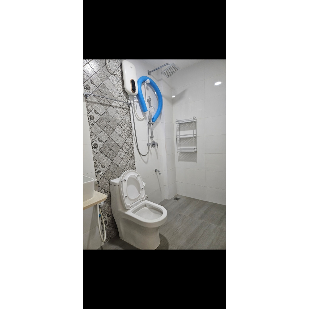 One room from a 2 room apartment for rent. Call. Rent 9000 — Malé — Henveiru