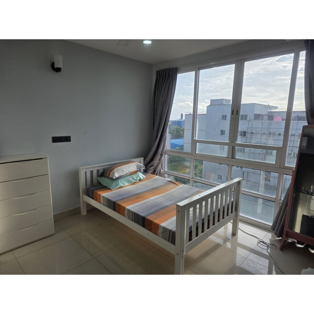 12x12ft Single room from a 3 room apartment @ POLCO Flat — Hulhumalé