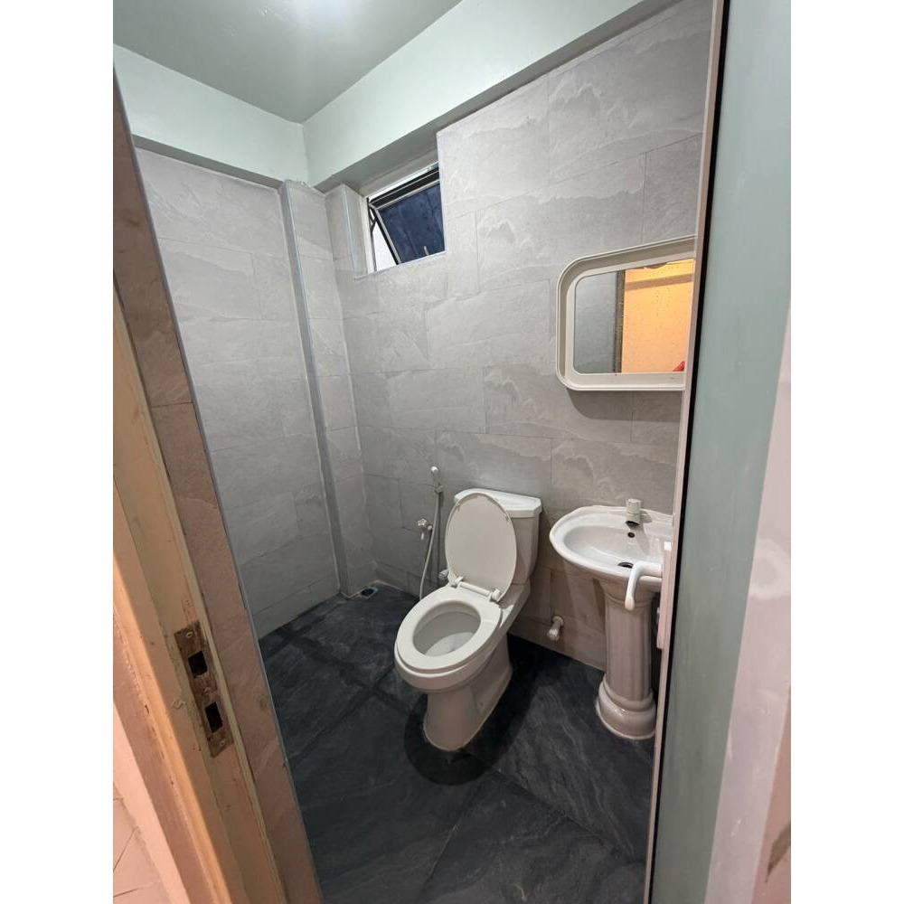 A 2-room apartment with attached toilet (Majeedhee Magu) — Malé — Henveiru