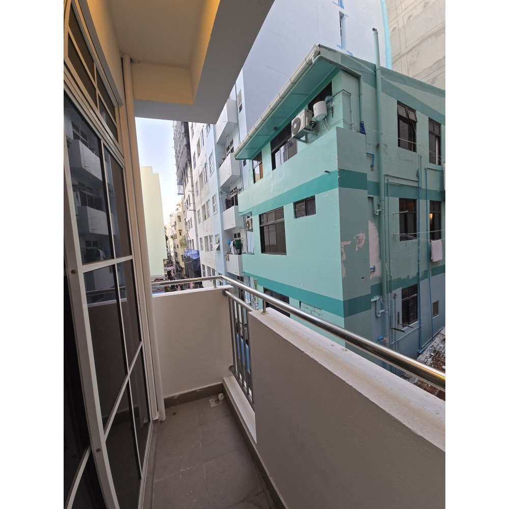 AC Rooms with Balcony for Monthly Rent. Sharing Kitchen — Malé — Machchangolhi