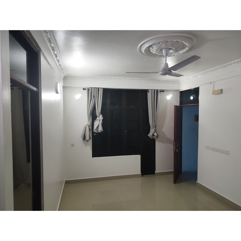 3 Room apartment with attached toilet — Malé — Henveiru
