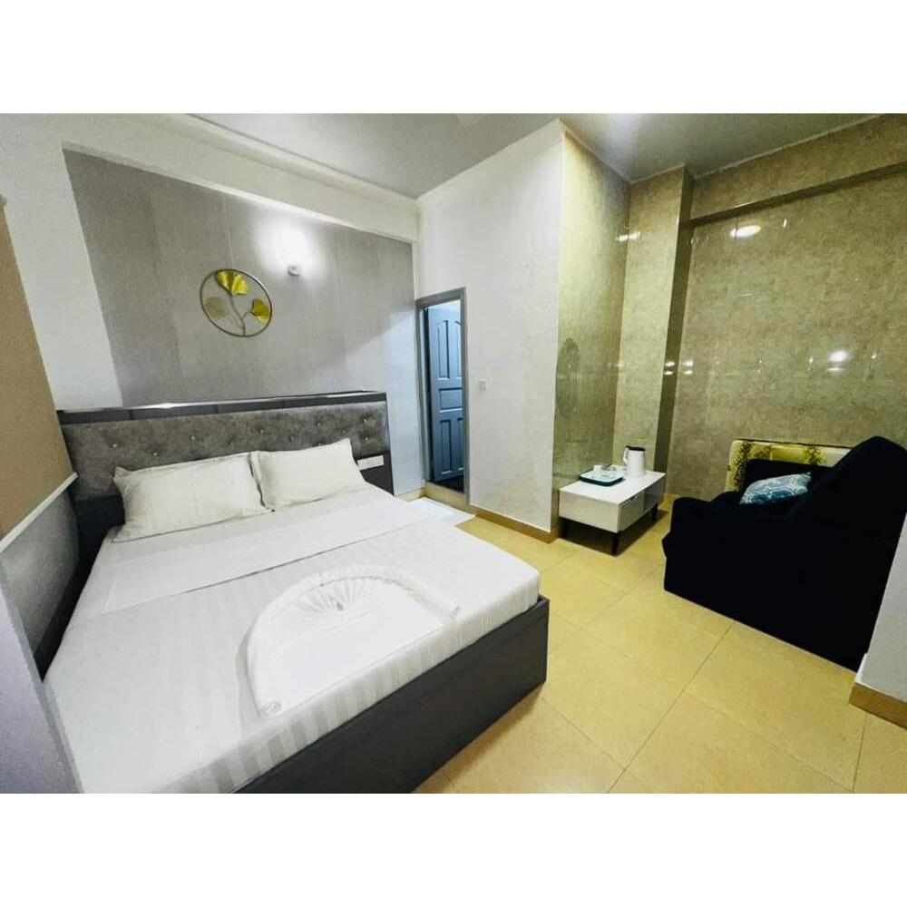 Room for daily rent male Chaandheene magu Near Add- On- Store — Malé — Machchangolhi
