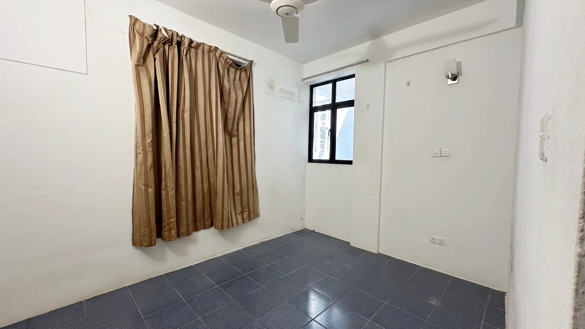 Unfurnished 5 Storey building for Sale (ML 106S) — Kulhidhoshu Magu