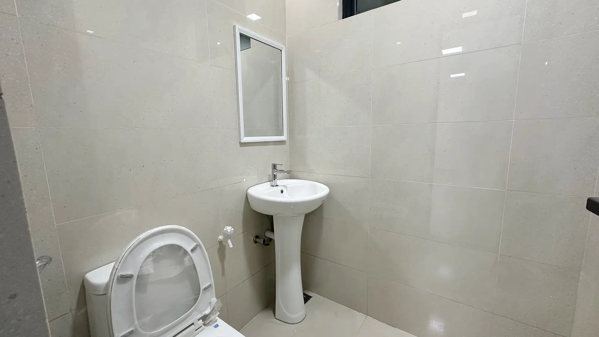 Commercial Space for Rent (ML 256) — Rehendhi Hingun