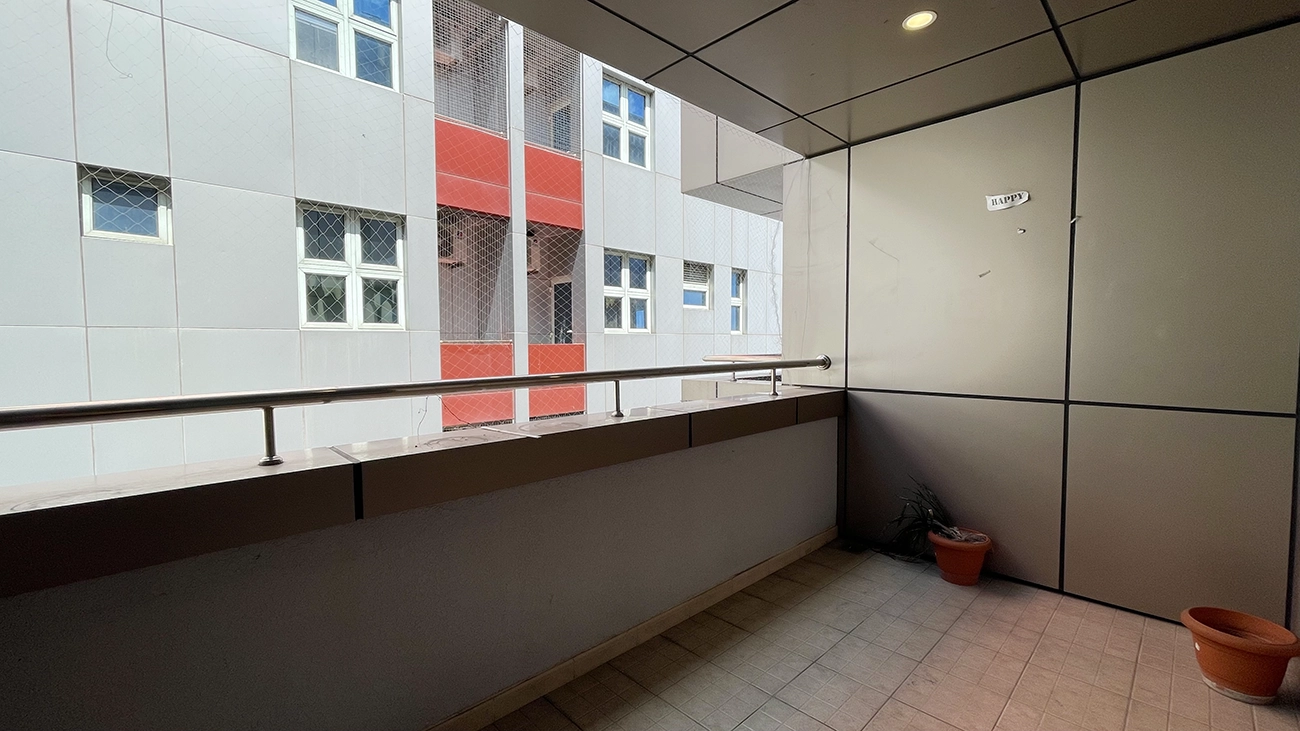 Commercial Space for Rent (ML 240) — Sea Tracs Building