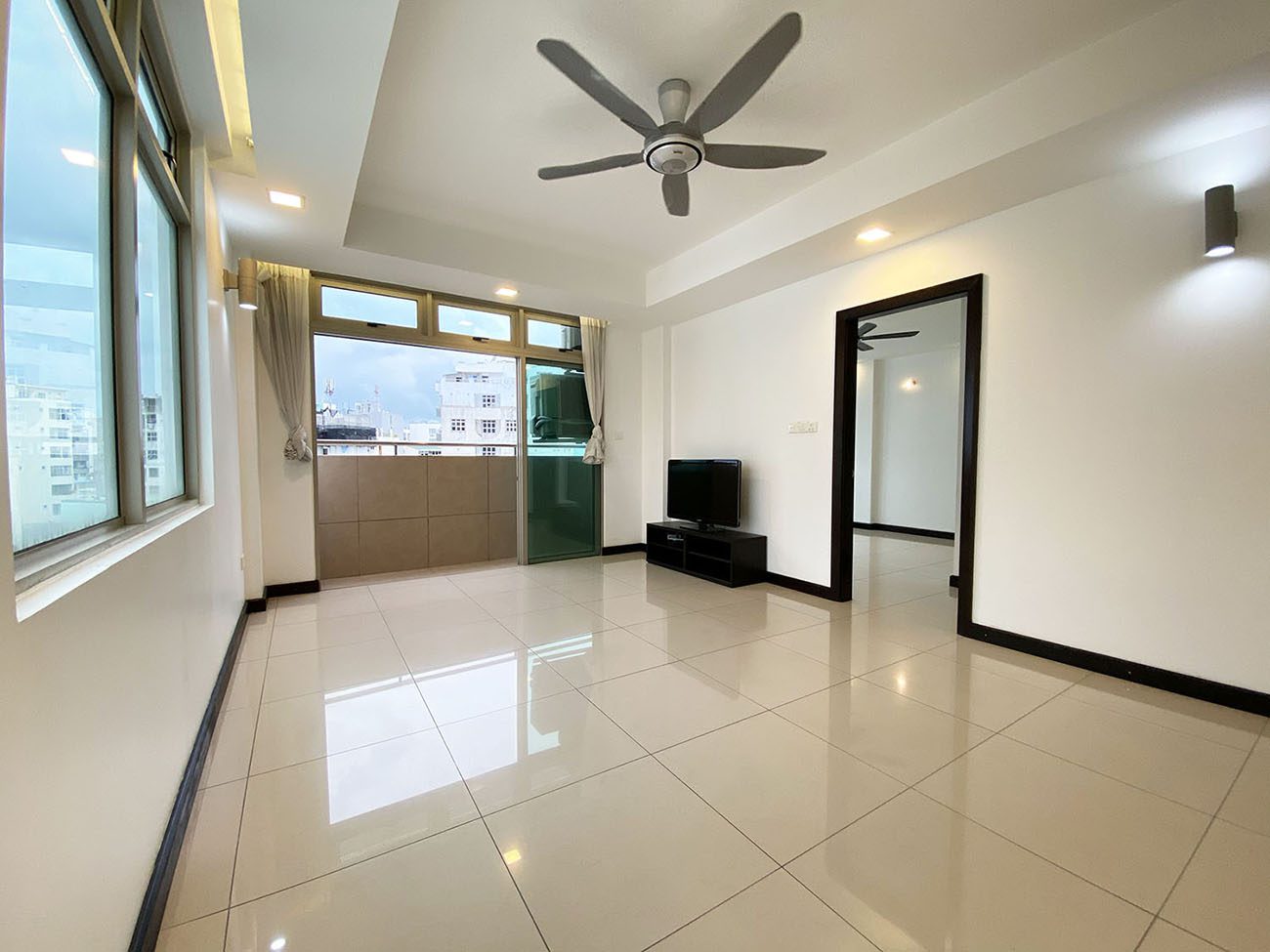 Semi Furnished 2+1 BR for Rent (ML 125) — Huravee Hingun