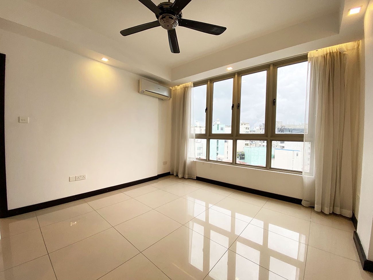 Semi Furnished 2+1 BR for Rent (ML 125) — Huravee Hingun