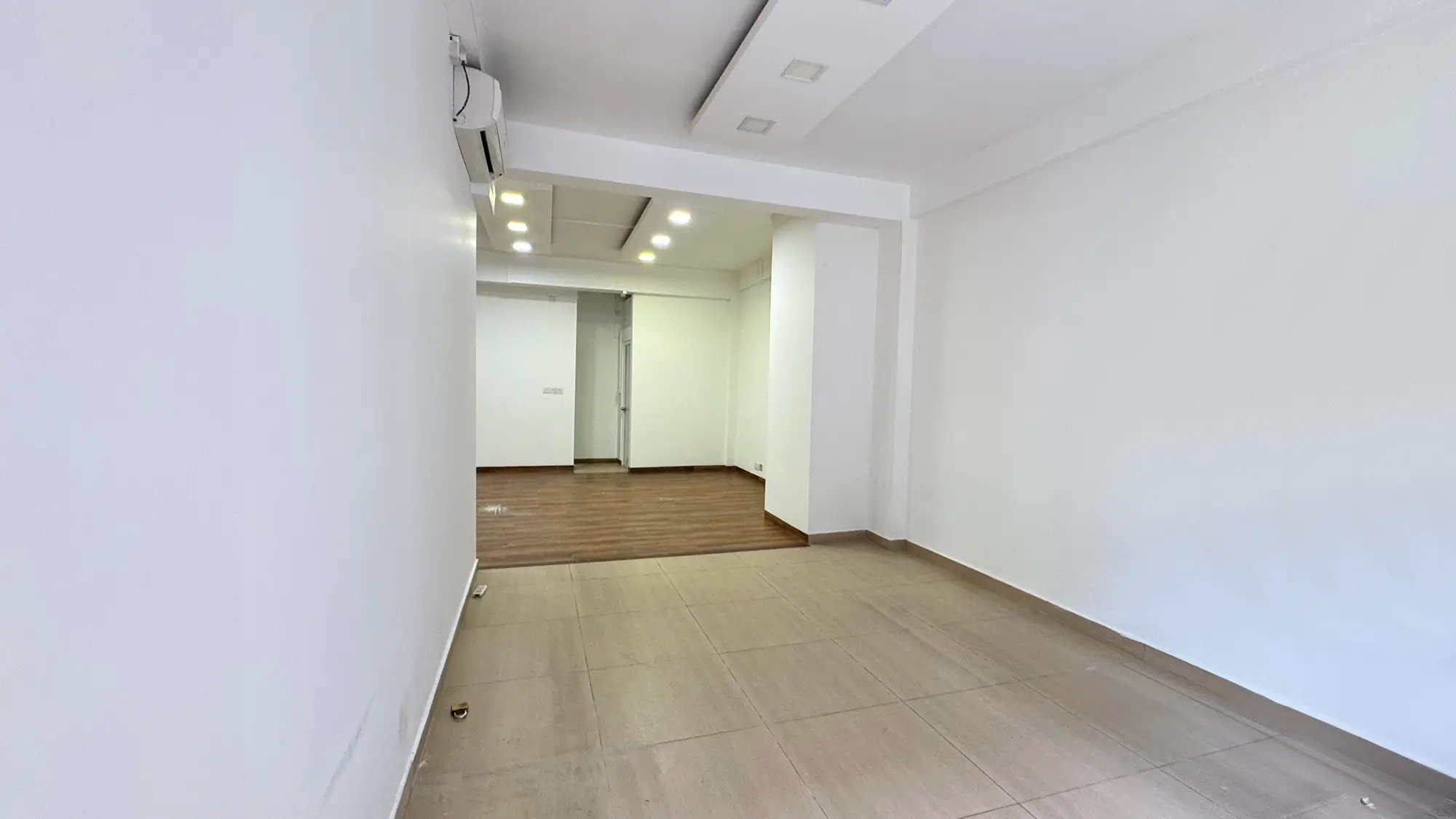 Commercial Space for Rent (ML 293) — Sitthimaavaa Hingun